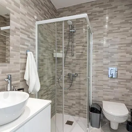 Lana 1-bedroom In דירה *